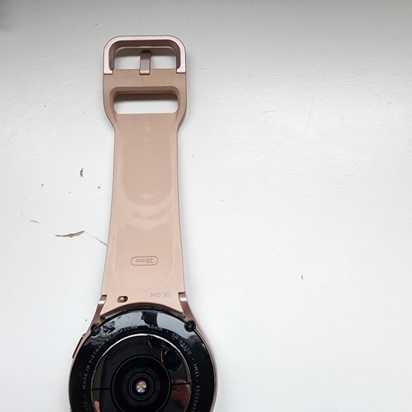 Samsung and Smartwatch with Circular Display and Adjustable Strap Size M 20mm - Picture 11 of 13